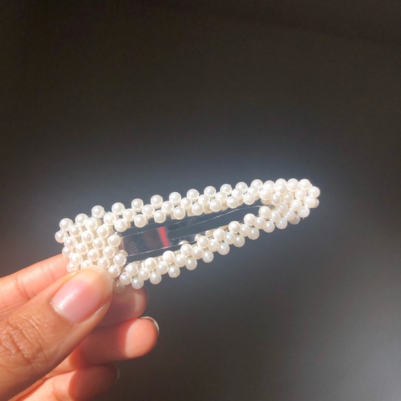 💫 Pair of Pearl Hair Clips - Picture 2 of 6